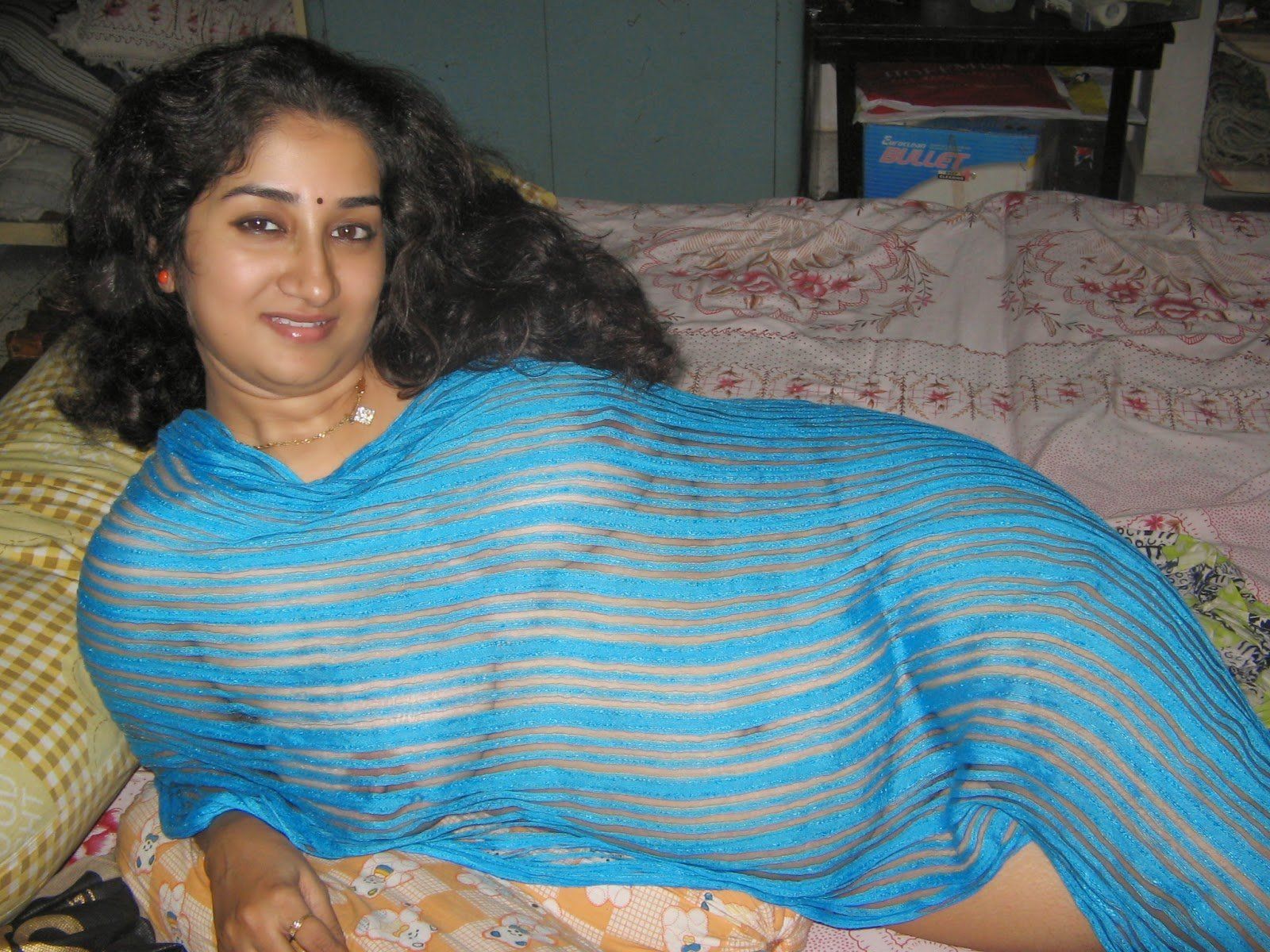 Hot mallu aunties naked in saree