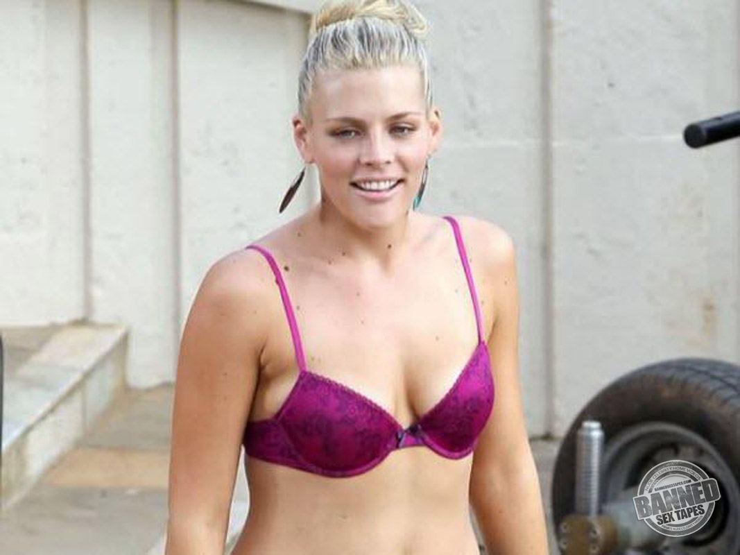 Naked busy philipps Busy Philipps