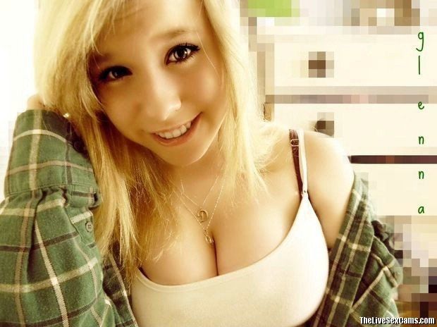 Blond cam girl