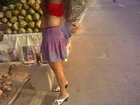 Indian girl mini skirt pic