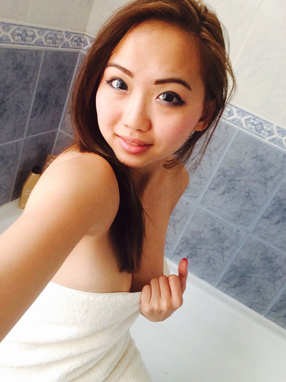 Mihanika Naked Takes A Bath